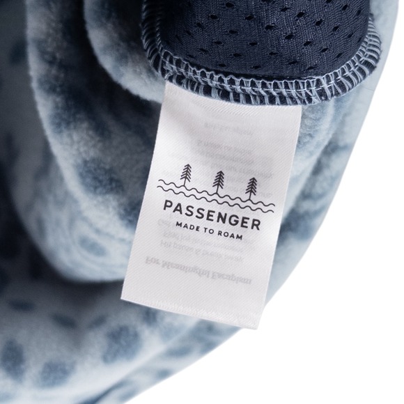 Passenger Women's XXL Juana Recycled Polar Hooded Fleece Jacket Blue Tile Print - Picture 4 of 11